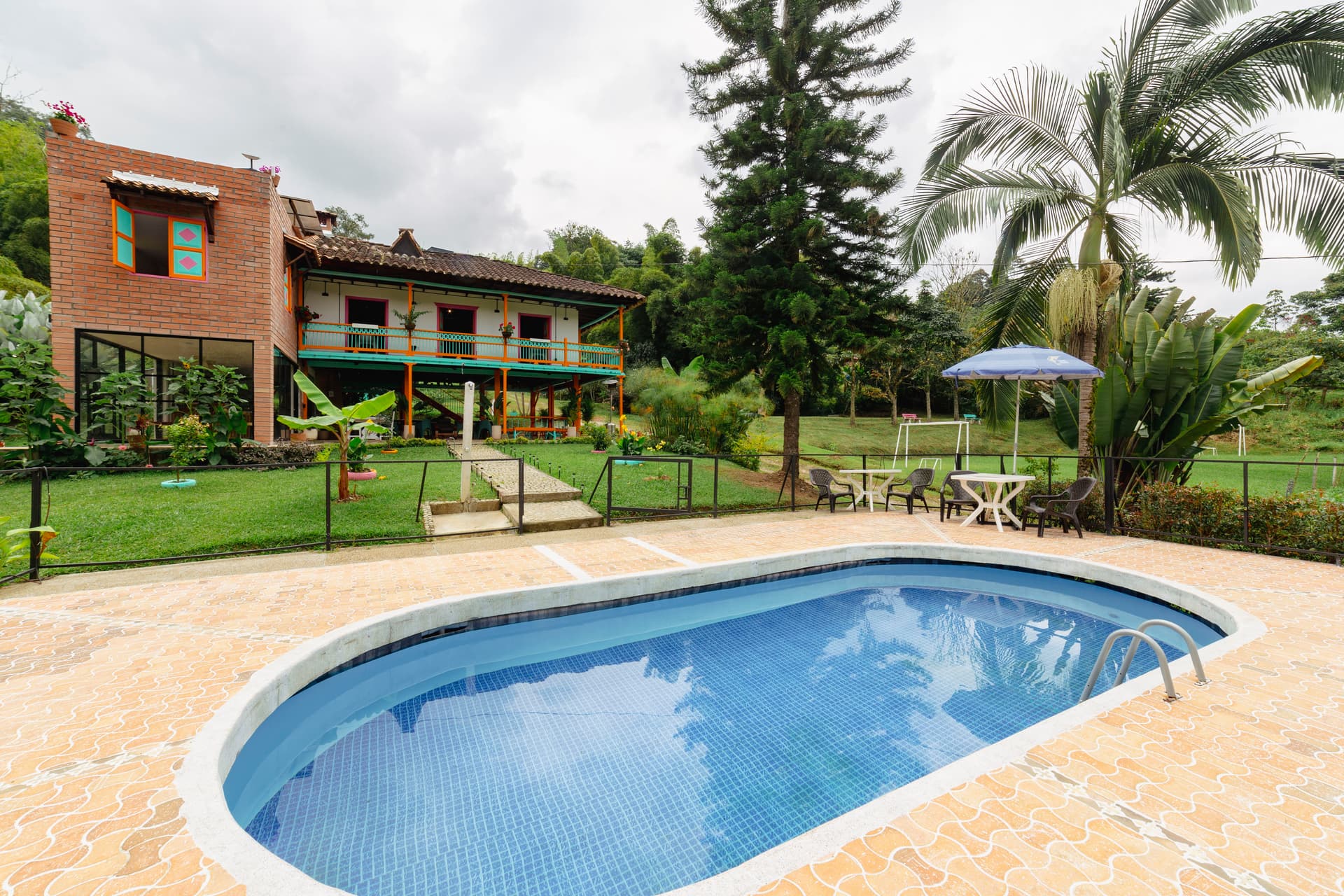 Isla de Pascua Hostel pool and mountain views